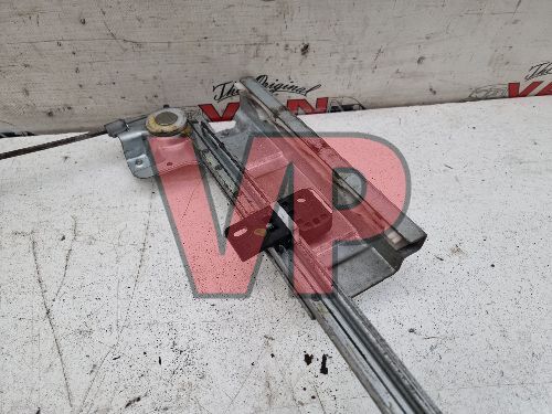 2013 MITSUBISHI FUSO Canter Drivers Right Front Door Window Regulator Motor