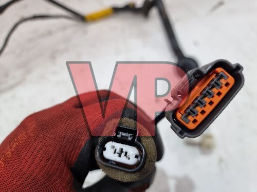 2013 MITSUBISHI FUSO Canter - OS Drivers Right Front Door Wiring Loom