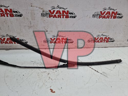 2019 IVECO Daily - Front Wiper Arm Left / Right (2014 onwards)