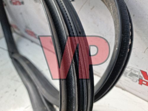 2020 Ford Connect - OS Drivers Right Door Rubber Weather Seal 2013-2024