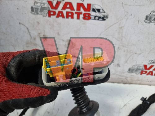 2023 Vauxhall Vivaro Drivers Right Front Door Wiring Loom (19-24) 1,698 Miles