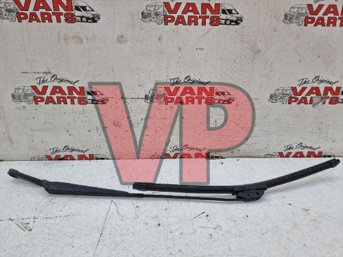 2017 SAIC LDV V80 - Passenger Left N/S Wiper Arm - 37k Miles