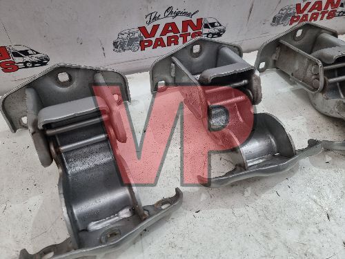 VIVARO TRAFIC Full Set of Rear Door Hinges Left Right Silver (14-19)